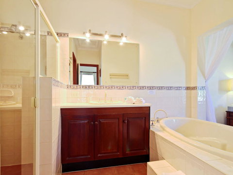 Wine And Roses Bed And Breakfast - Hotel QLD 18