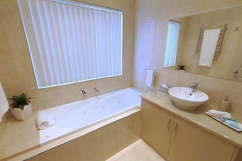 Casavino Luxury Villa - Hotel QLD 26