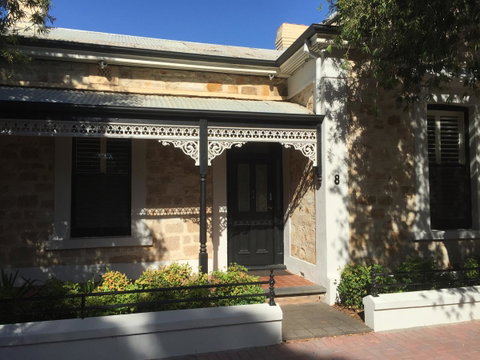 8 Osborne - Hotel QLD 0