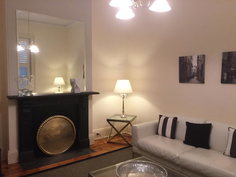 8 Osborne - Hotel QLD 5