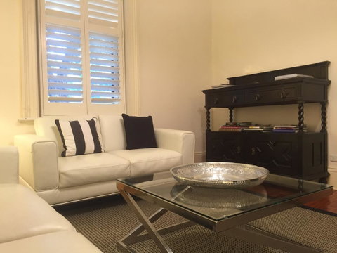 8 Osborne - Hotel QLD 8
