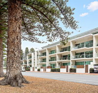 Breeze Beachfront Apartments - Hotel QLD