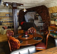Di's Place - Hotel QLD