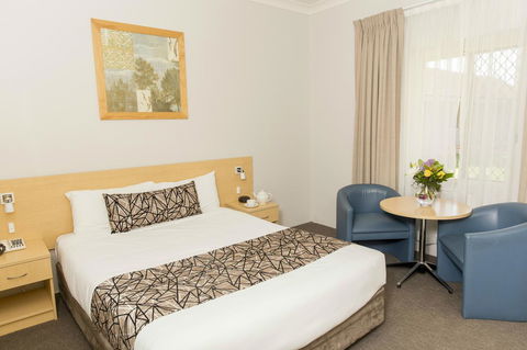 Bathurst Motor Inn - Hotel QLD 3