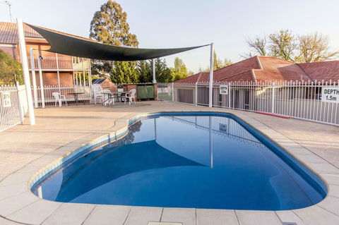 Bathurst Motor Inn - Hotel QLD 5