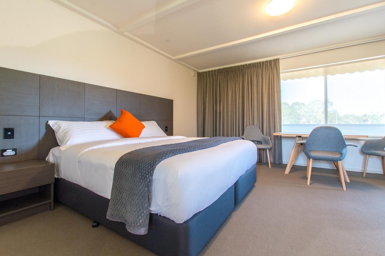 Hackham SA Hotel QLD