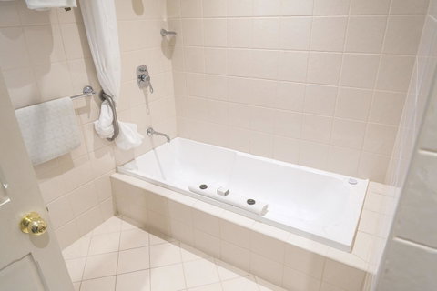 Serafino McLaren Vale - Hotel QLD 6