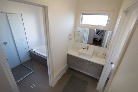 Villa Serra - Hotel QLD 10