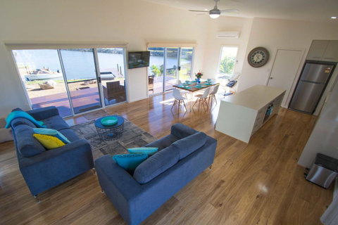 Villa Serra - Hotel QLD 1