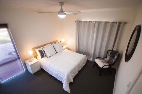 Villa Serra - Hotel QLD 8