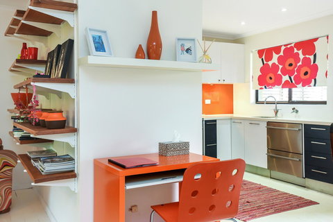 Red Door - Hotel QLD 3