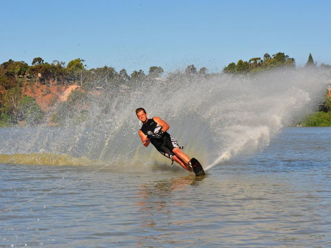 Echo Holiday Parks - Renmark - Hotel QLD 6