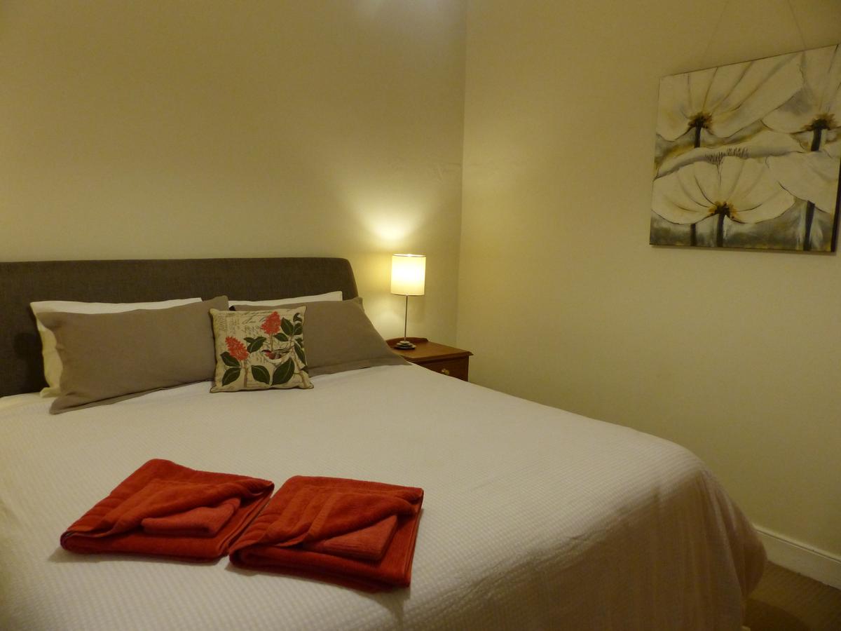 Cavenagh SA Hotel QLD