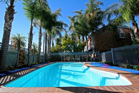 Cattlemans Country Motor Inn & Serviced Apartments - Hotel QLD 0