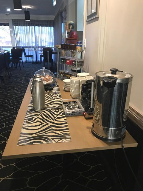 Cattlemans Country Motor Inn & Serviced Apartments - Hotel QLD 3