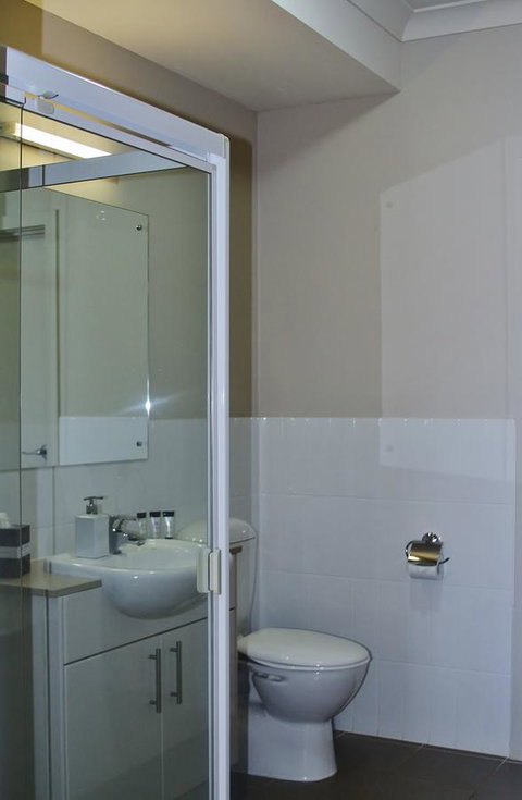 Pier Number 10 - Hotel QLD 9