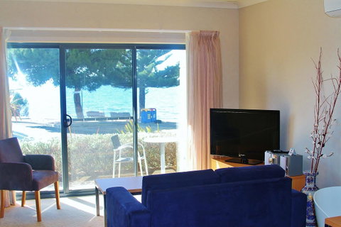 Pier Number 10 - Hotel QLD 7