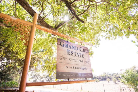 Grand Cru Estate Homestead - Hotel QLD 7