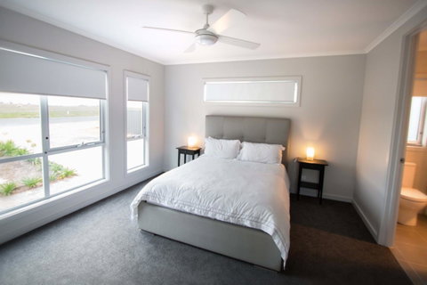 Wellington Lake Retreat - Hotel QLD 10