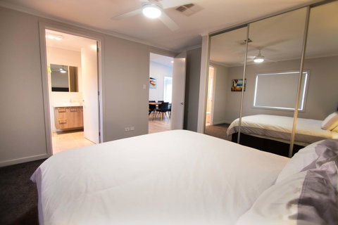 Wellington Lake Retreat - Hotel QLD 12