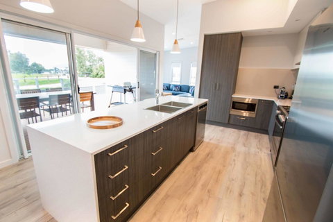 Wellington Lake Retreat - Hotel QLD 3