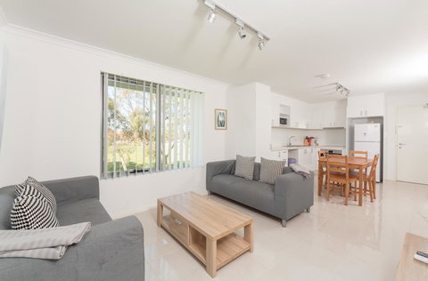 Yaran Suites - Hotel QLD 1