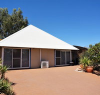 Osprey Holiday Village Unit 110 - Wake up to the birds in your 4 poster bed with a view - Hotel QLD