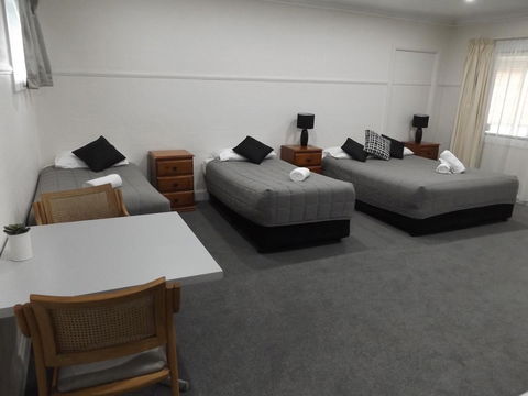 Ben Chifley Motor Inn - Hotel QLD 8