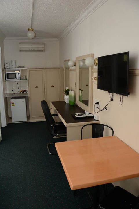 Ben Chifley Motor Inn - Hotel QLD 17