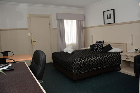 Ben Chifley Motor Inn - Hotel QLD 15