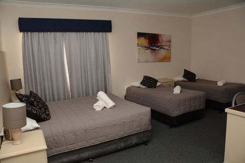 Ben Chifley Motor Inn - Hotel QLD 16