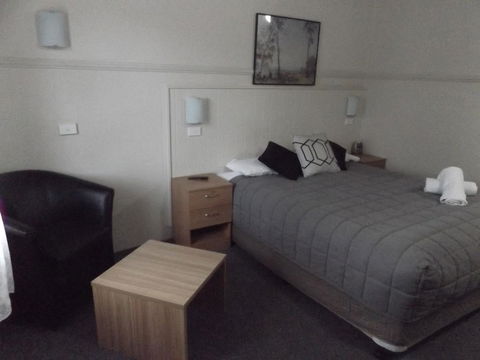 Ben Chifley Motor Inn - Hotel QLD 3
