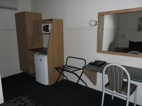 Ben Chifley Motor Inn - Hotel QLD 33
