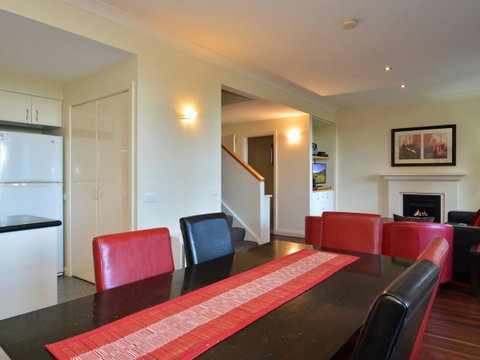 Villa Executive 2br Cypress DS Located Within Cypress Lakes Resort - Hotel QLD 5