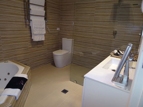 Romanz In The Valley (Luxury B&B) - Hotel QLD 9