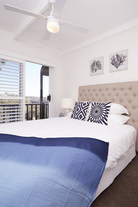 Bright And Spacious Family Home With Leafy Deck - Hotel QLD 13
