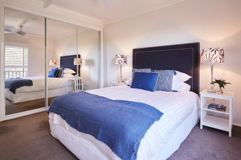 Bright And Spacious Family Home With Leafy Deck - Hotel QLD 5