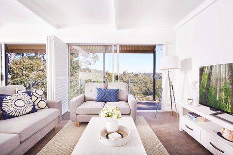 Bright And Spacious Family Home With Leafy Deck - Hotel QLD 14