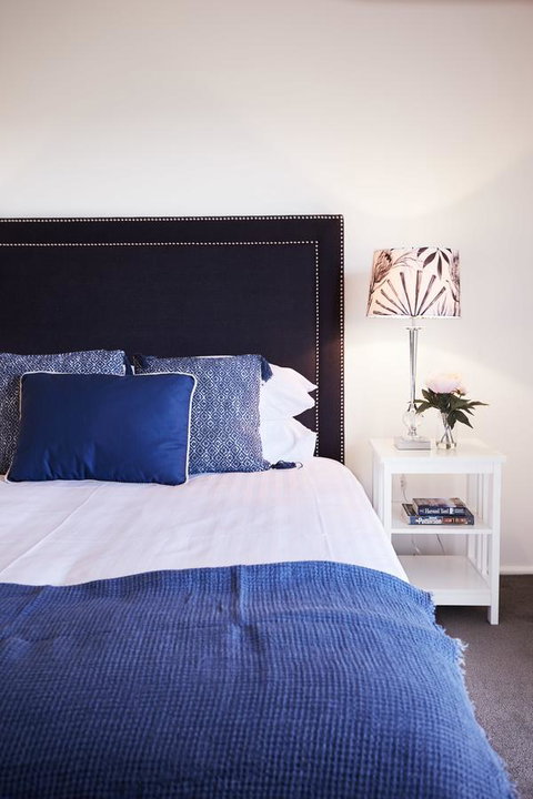 Bright And Spacious Family Home With Leafy Deck - Hotel QLD 7