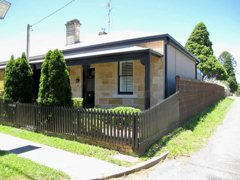 Apple Tree Cottage - Hotel QLD 1