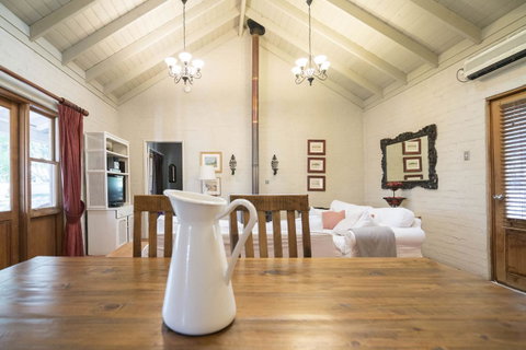 Thistle Hill Guesthouse - Walk To Many Wineries And Restaurants - Hotel QLD 30