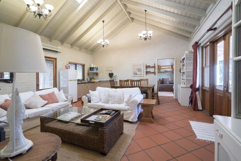 Thistle Hill Guesthouse - Walk To Many Wineries And Restaurants - Hotel QLD 34