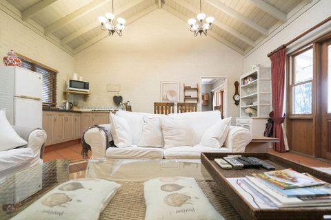 Thistle Hill Guesthouse - Walk To Many Wineries And Restaurants - Hotel QLD 29