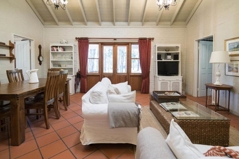 Thistle Hill Guesthouse - Walk To Many Wineries And Restaurants - Hotel QLD 33