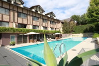 Book Castle Hill Accommodation Vacations Hotel QLD Hotel QLD