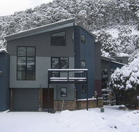 Snowstream 4 - Hotel QLD