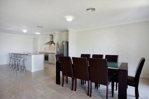 Jindabyne Executive - Hotel QLD 3
