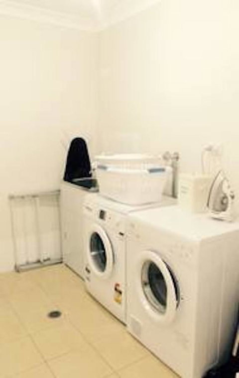 Jindabyne Executive - Hotel QLD 9