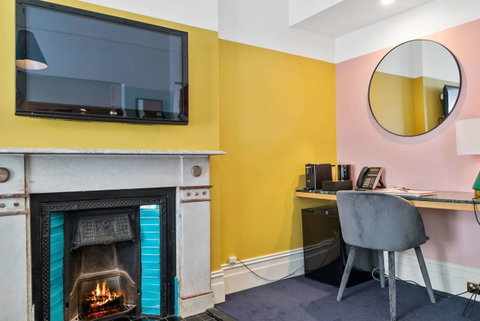 Hotel Harry, Ascend Hotel Collection - Hotel QLD 4
