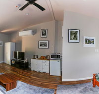 Pound Creek Gallery - Hotel QLD